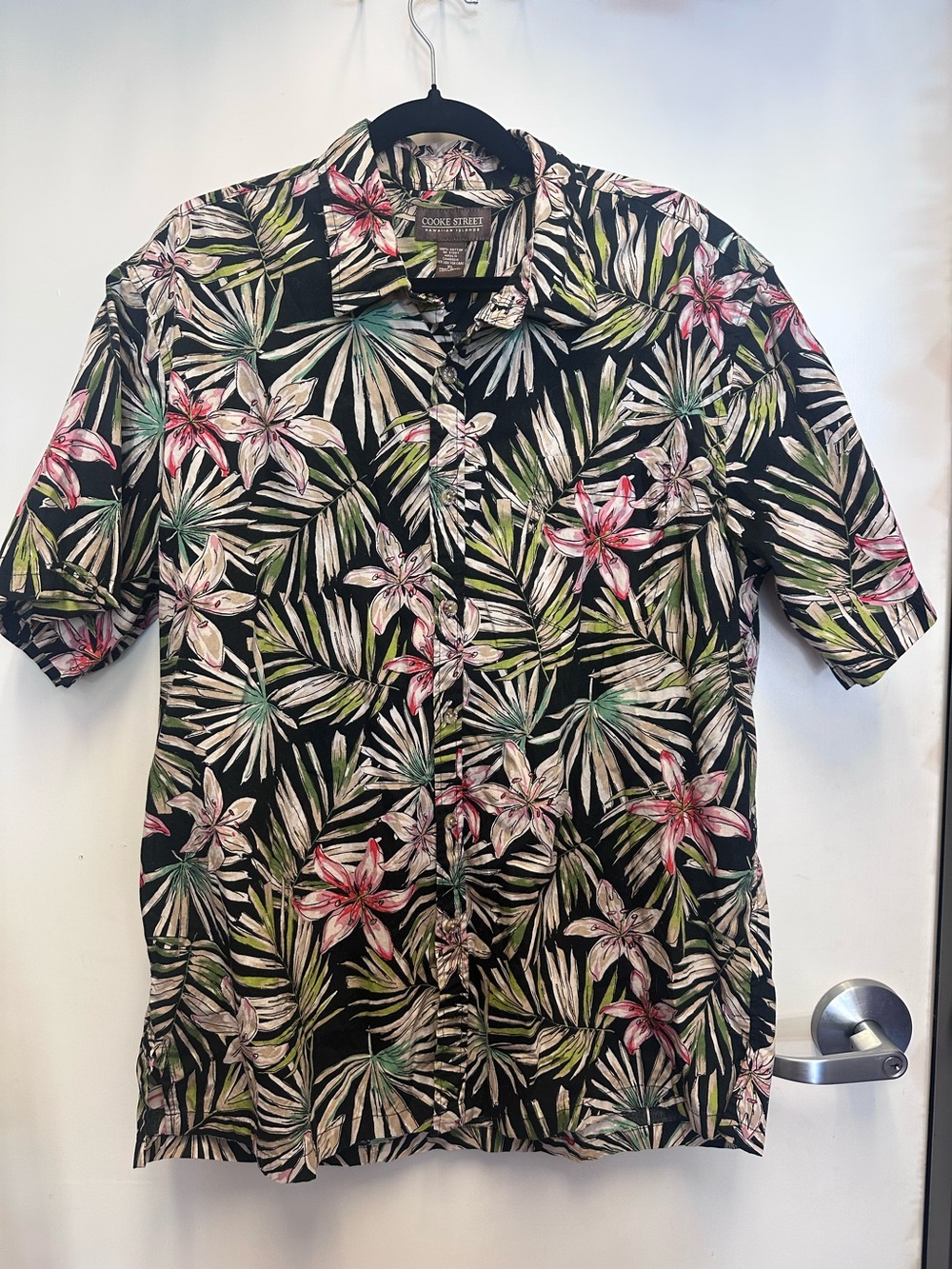Coco Reef Black Tropical Floral Short-Sleeve Button-Down Shirt